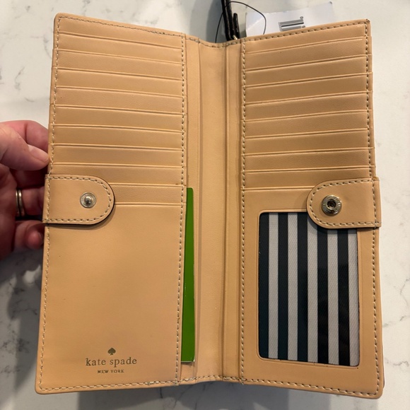 Brand new with tags Kate Spade wallet - Picture 3 of 6